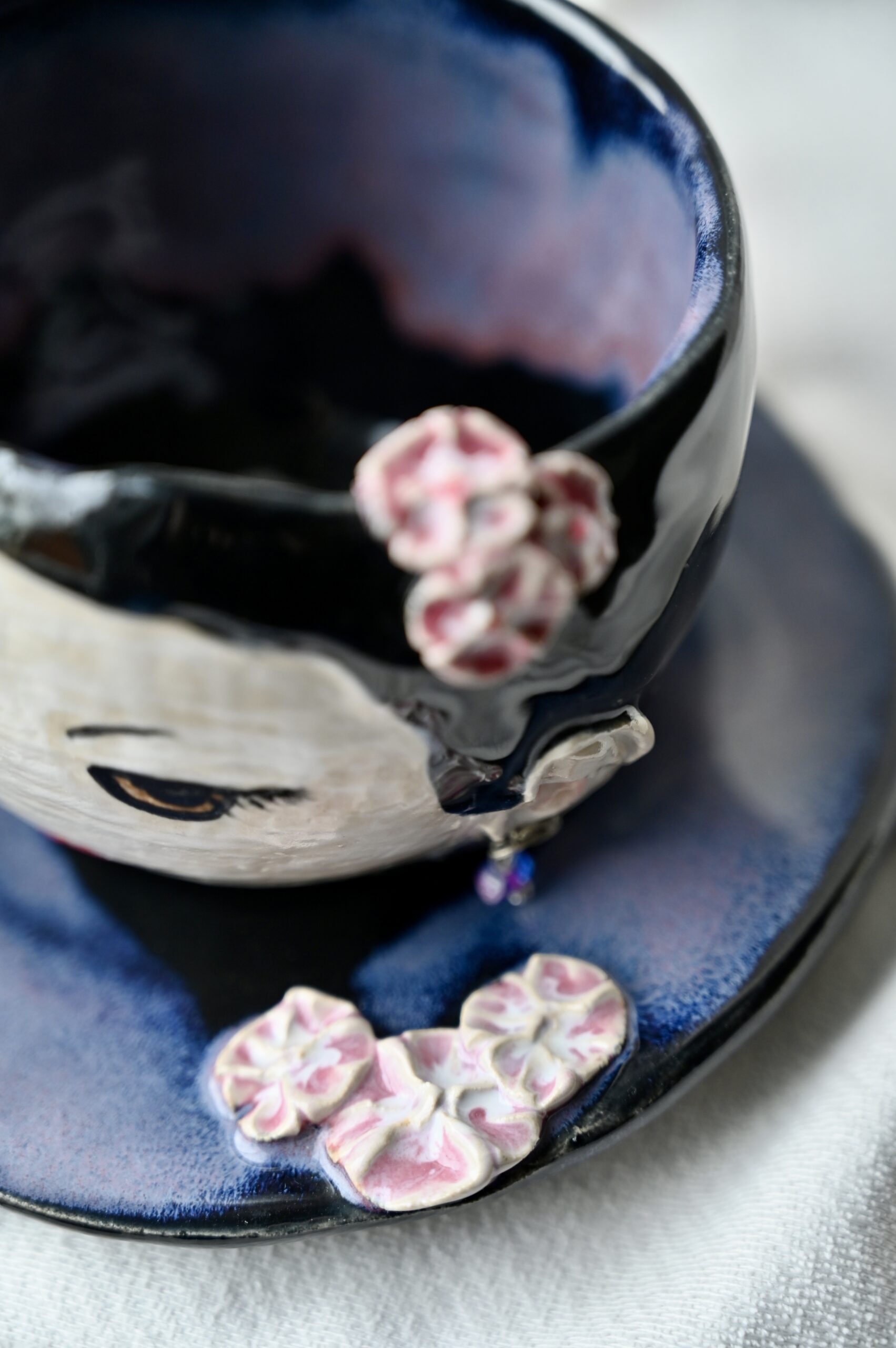 Filiżanka „Spojrzenie Kokeshi” - obrazek 2