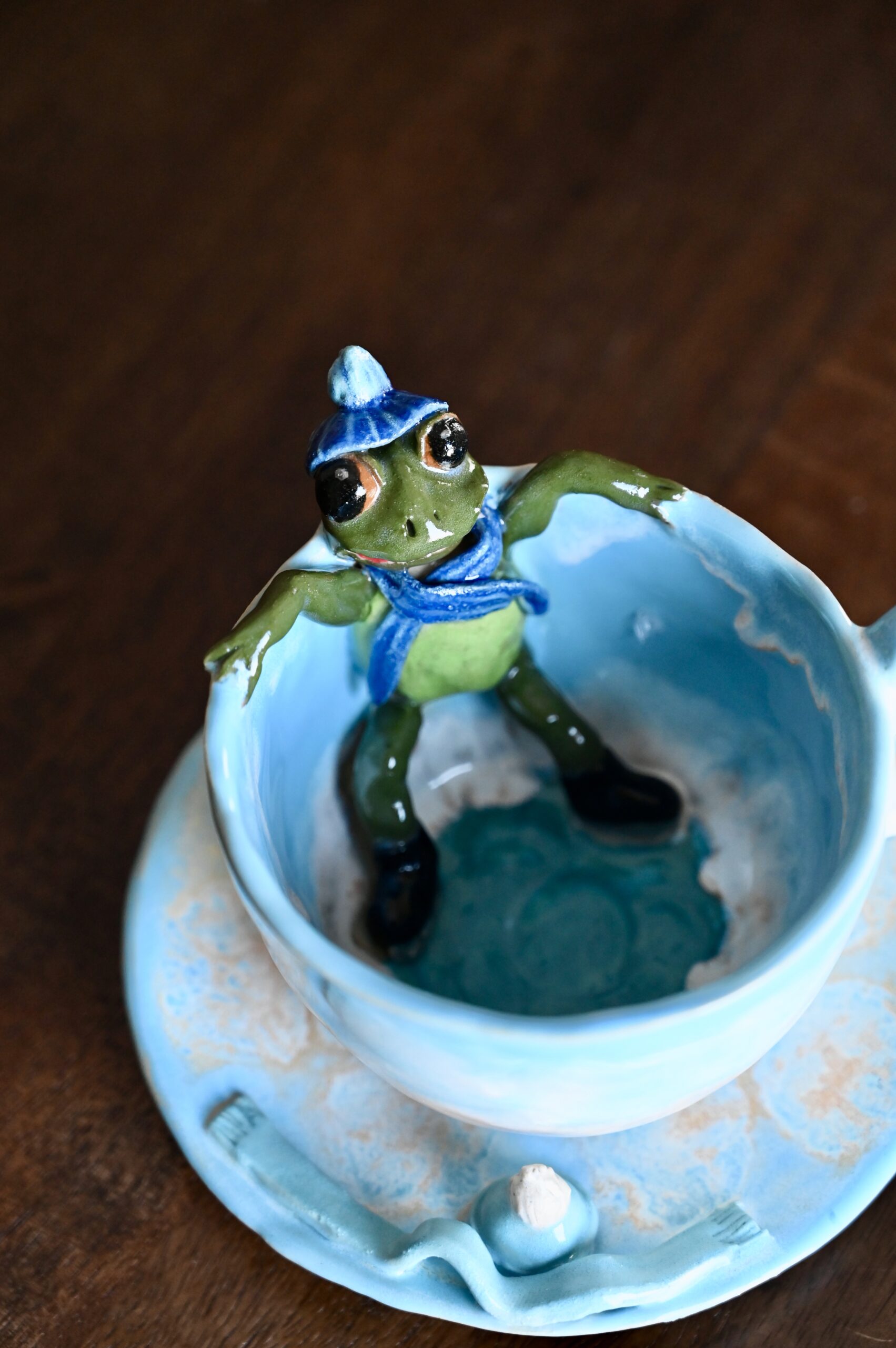 Filiżanka „Żaba na łyżwach”